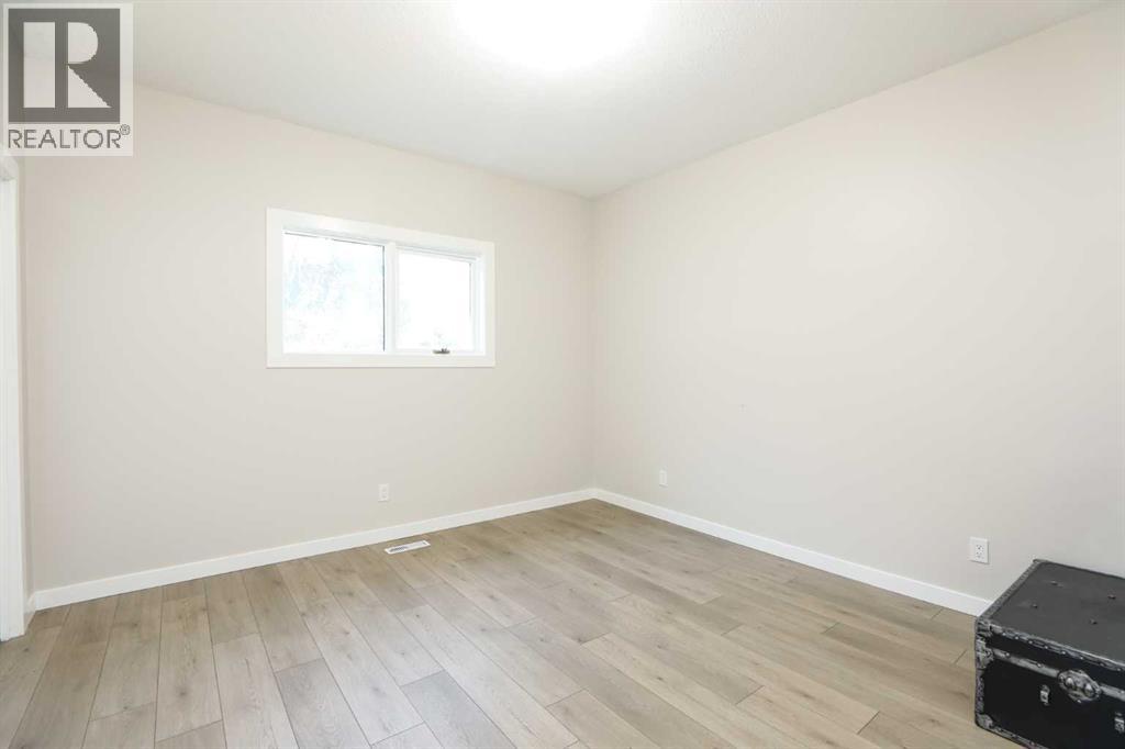 732 12B Street N - Image 12