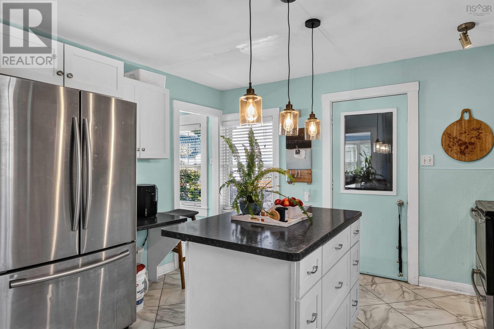 Property 22 of 51 of 17 Washington Street