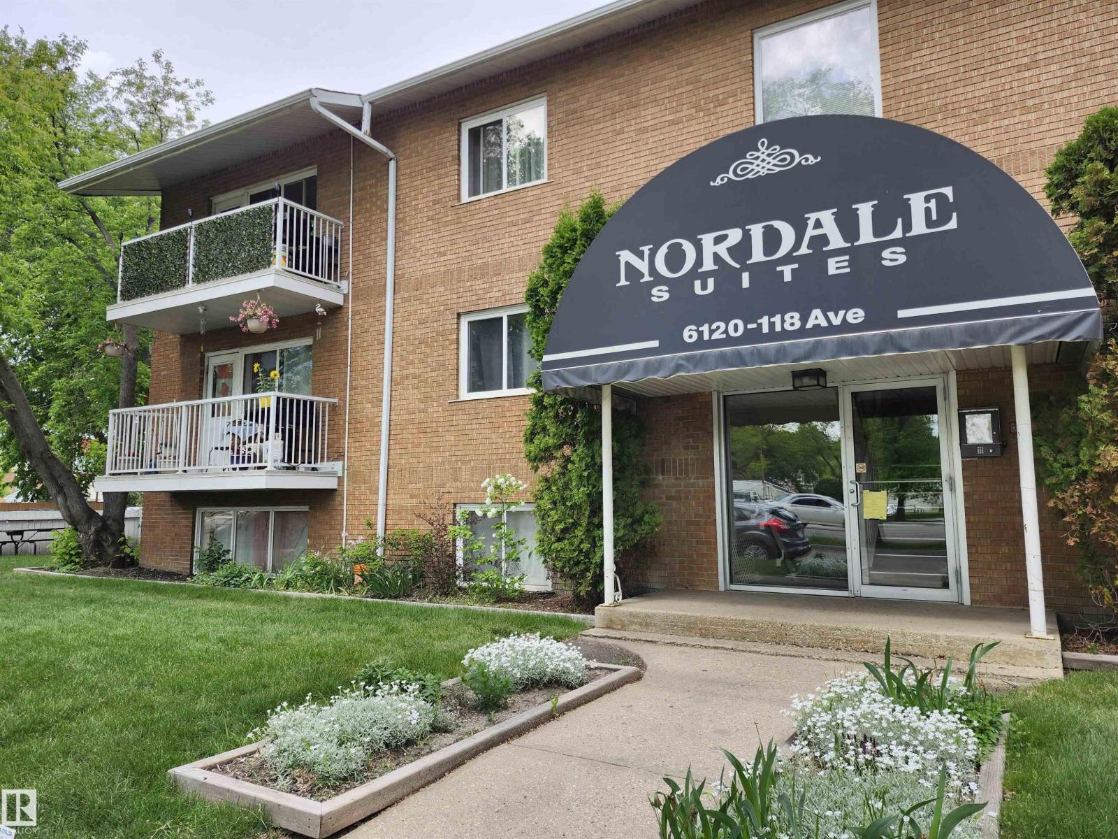 #4 6120 118 AV NW - Image 13