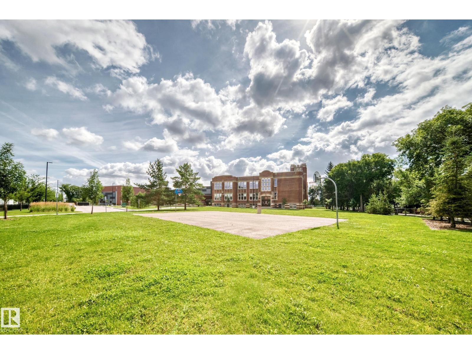 #4 6120 118 AV NW - Image 16