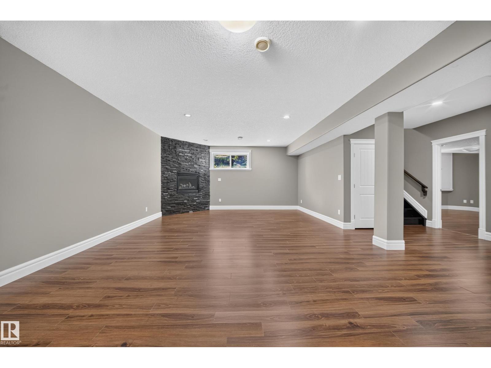 7103 168 AV NW - 50