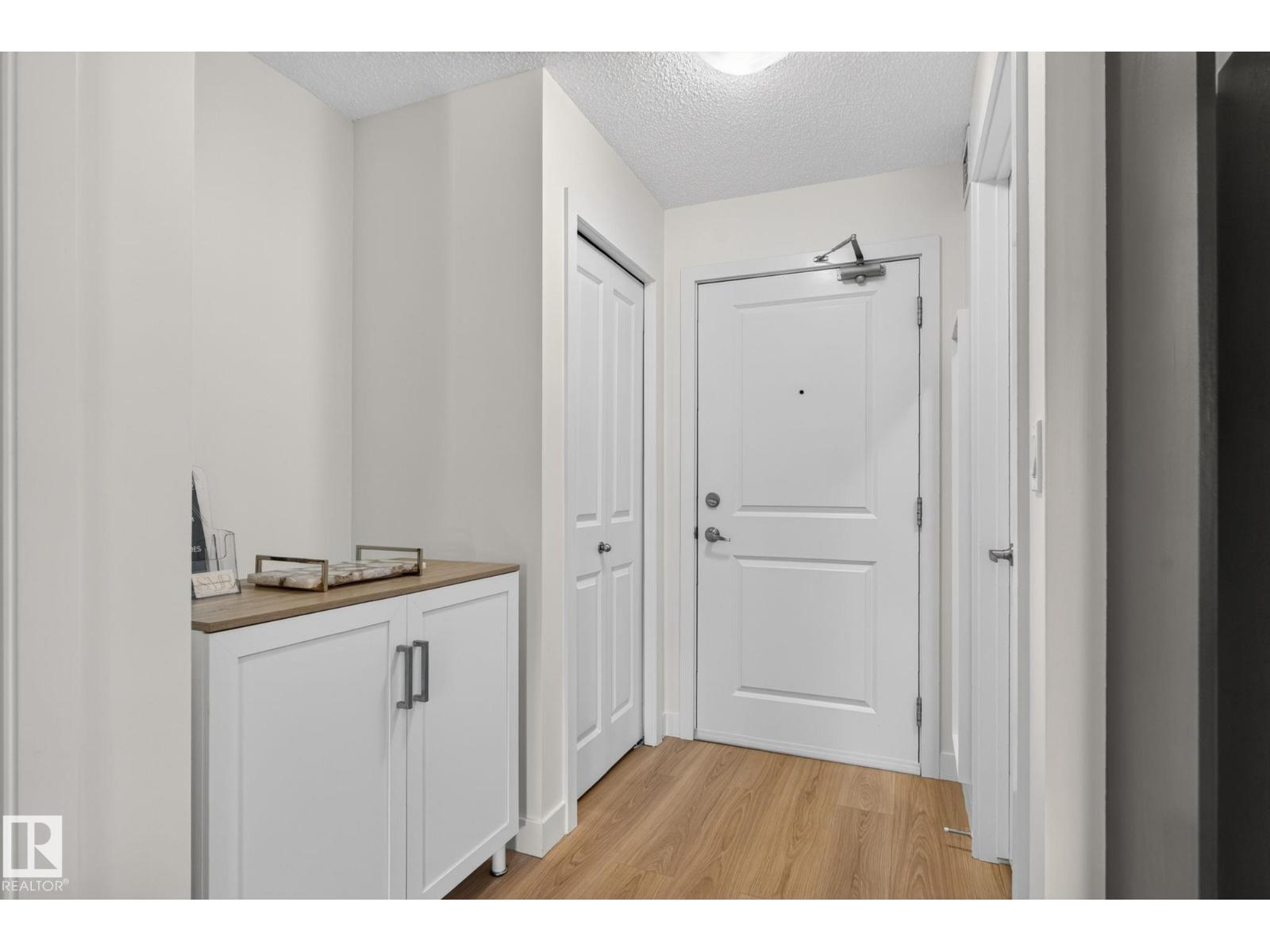 #203 5521 7 AV SW - Image 19