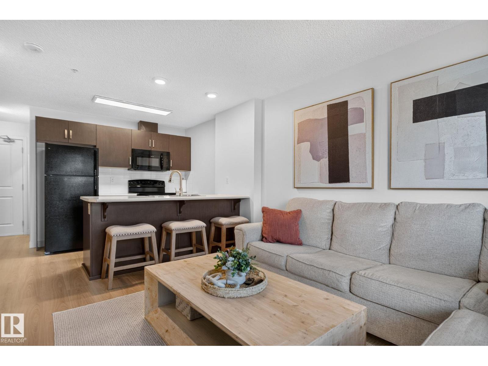 #203 5521 7 AV SW - Image 6