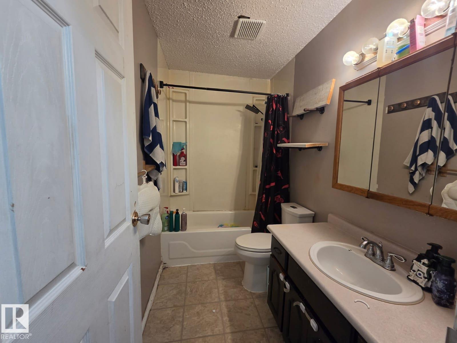 3511 28 AV NW - 15