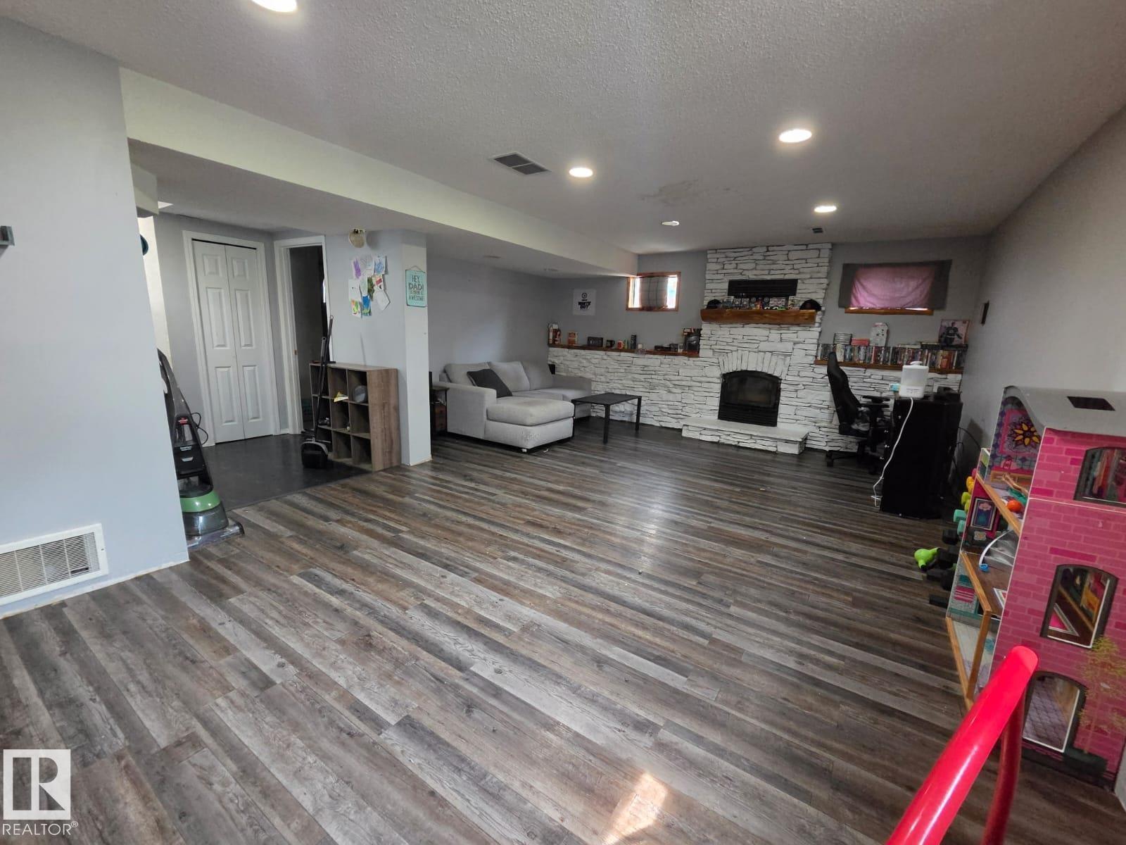 3511 28 AV NW - Image 25