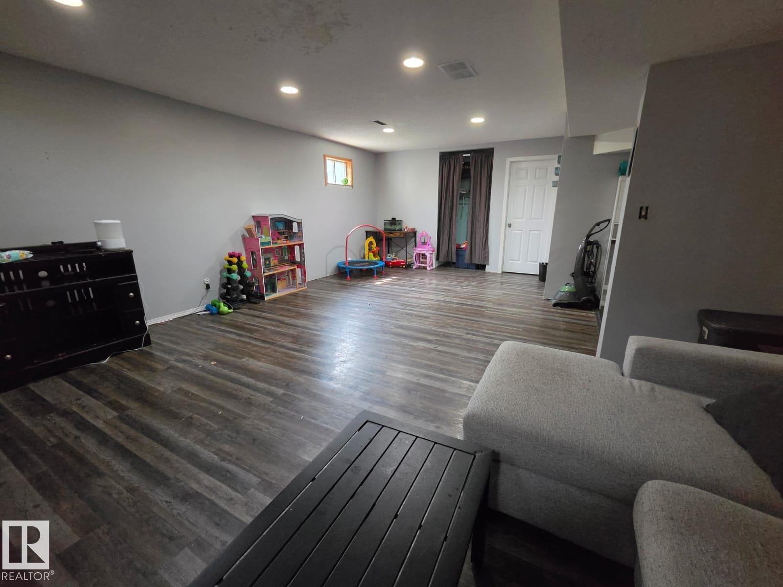 3511 28 AV NW - Image 27
