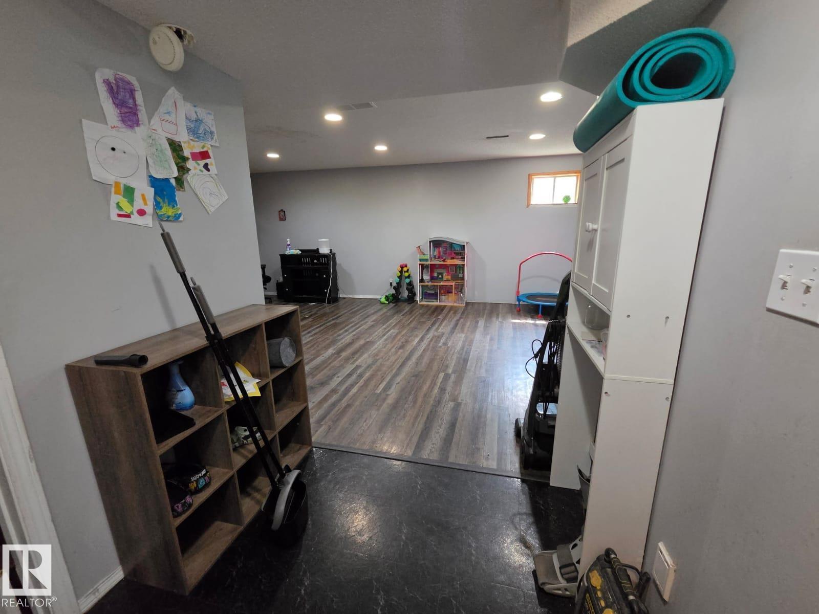 3511 28 AV NW - Image 28