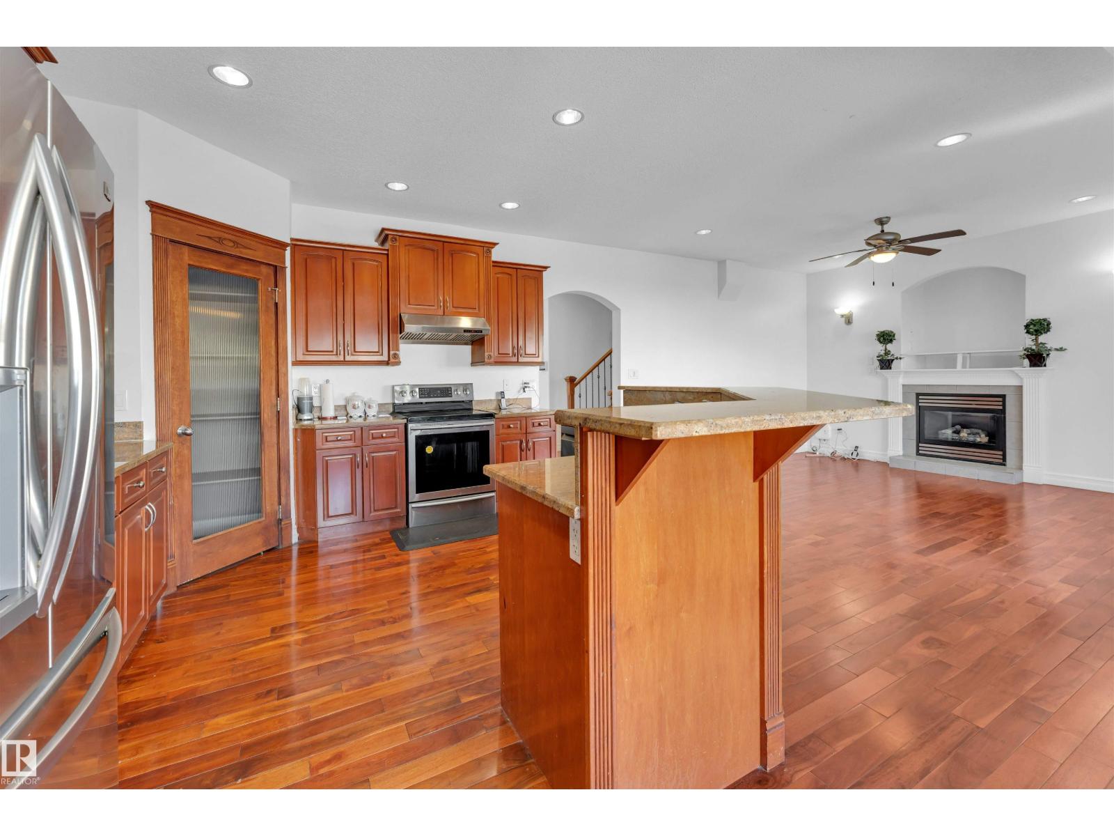 4620 160 AV NW - 14