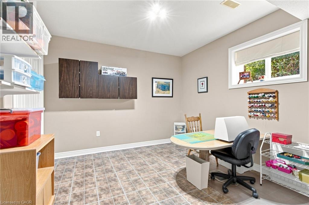 32 BREWSTER Way - Image 21