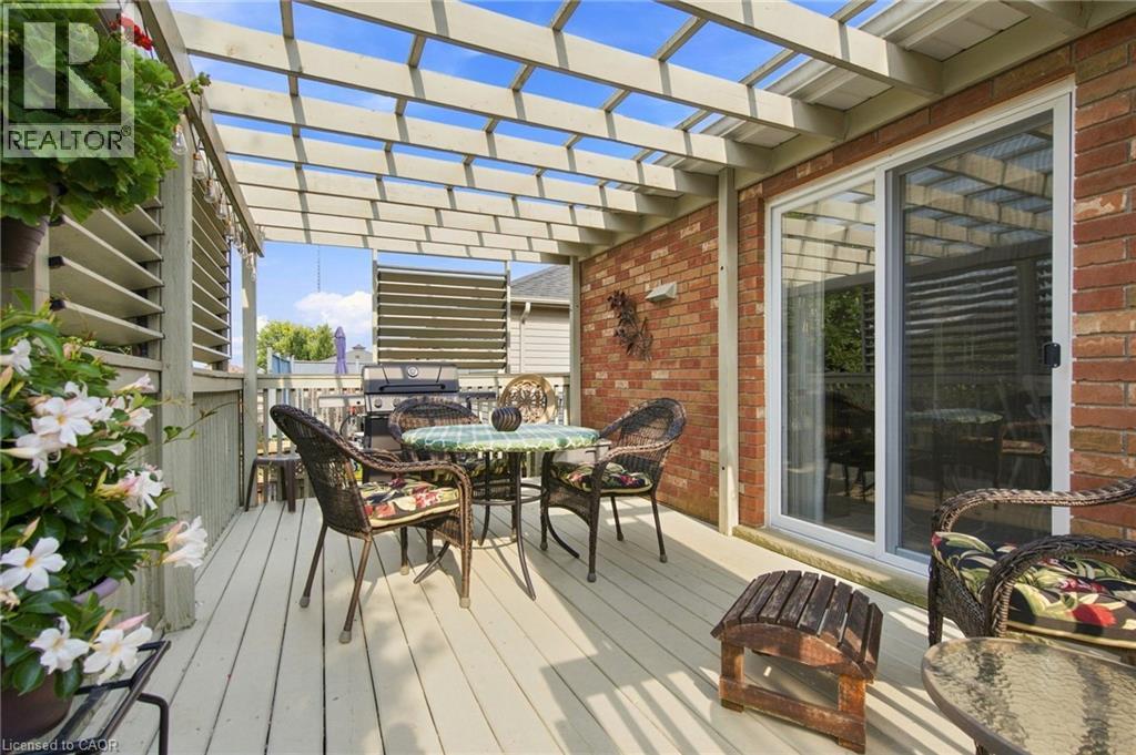 32 BREWSTER Way - 22