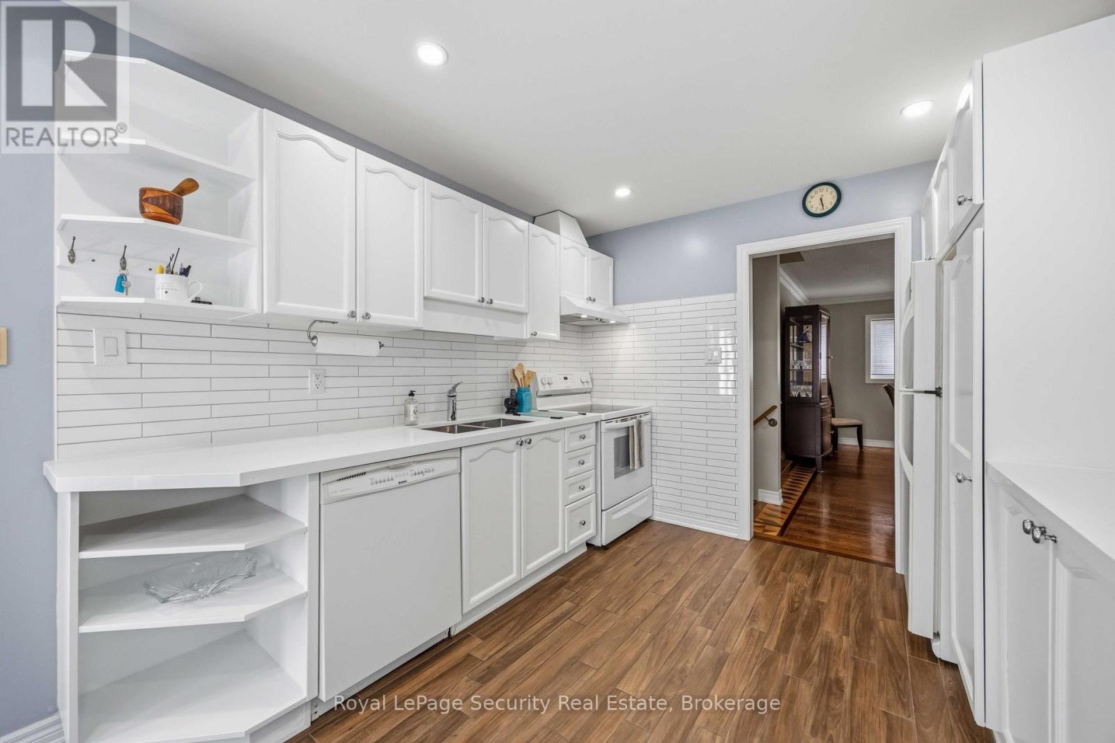 46 BIRCHWAY PLACE - 14