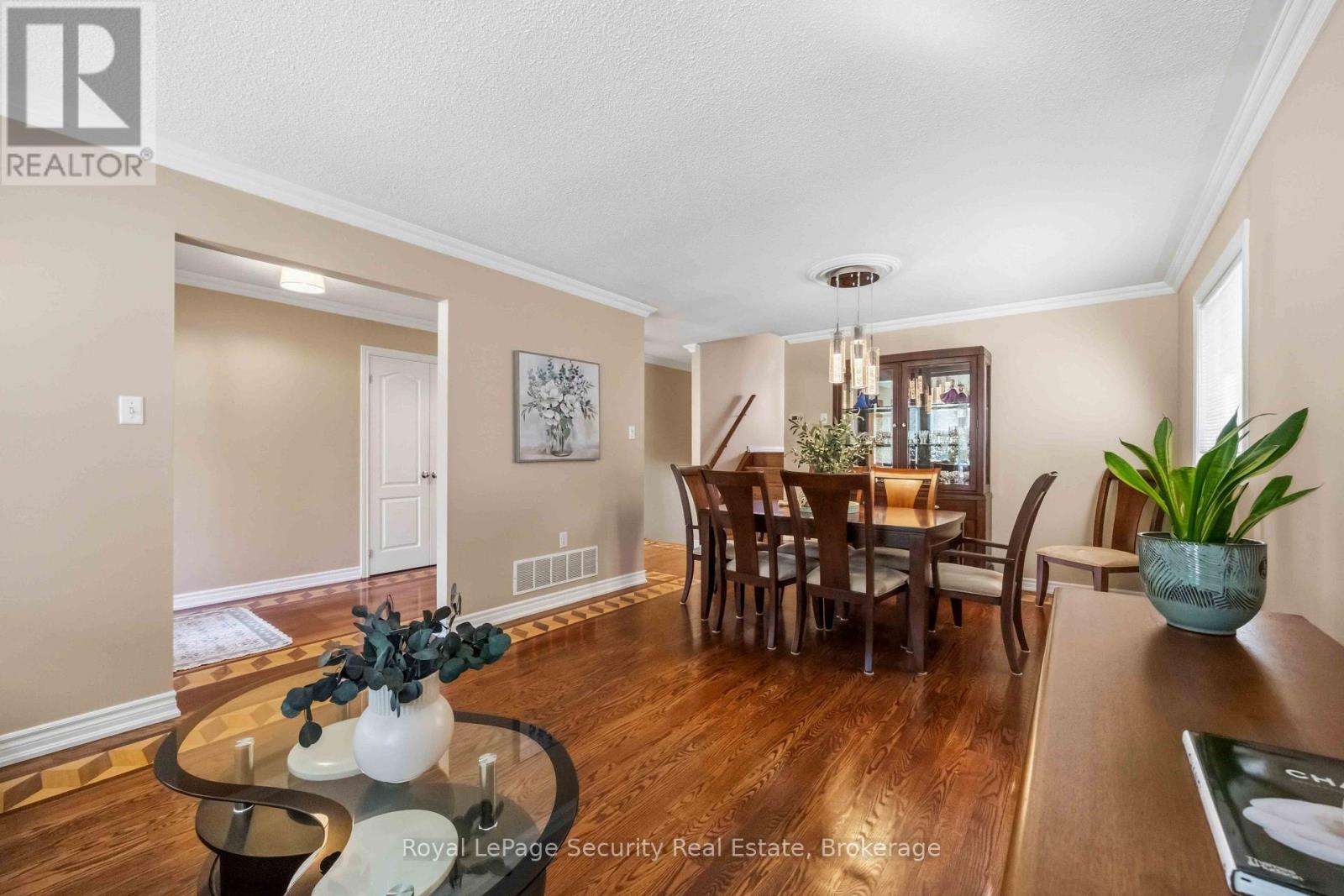 46 BIRCHWAY PLACE - 7