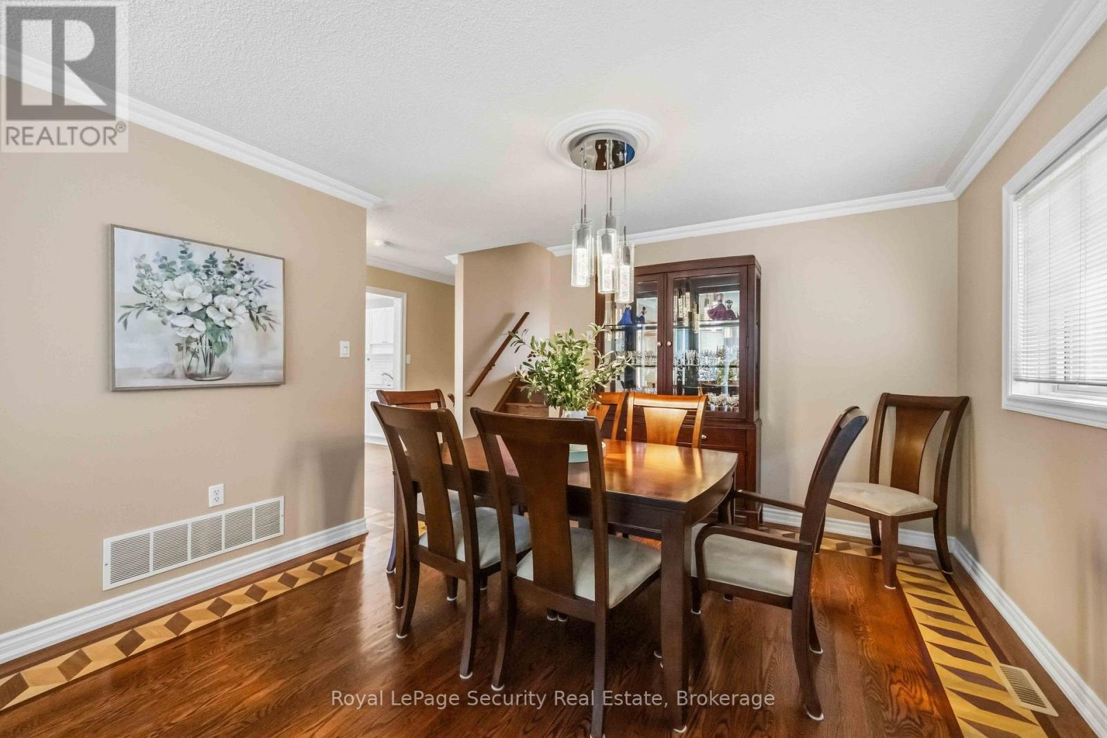 46 BIRCHWAY PLACE - 8