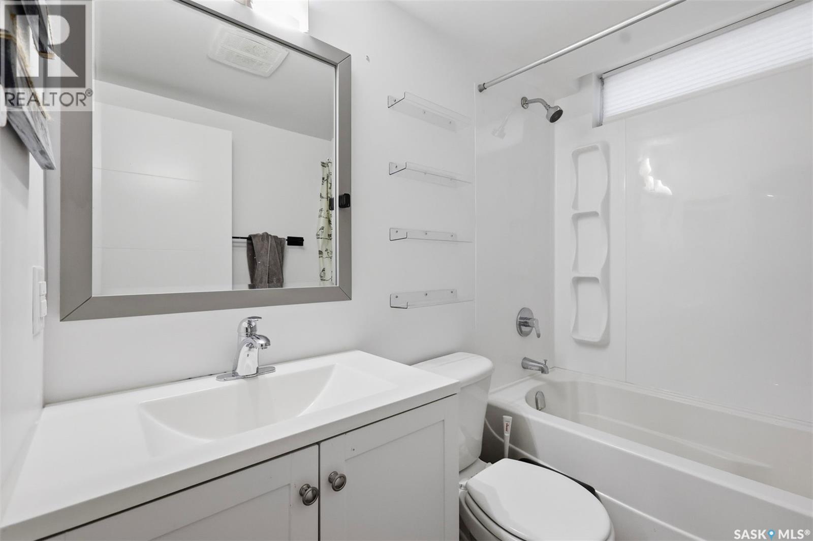 2508 Preston AVENUE S - Image 26
