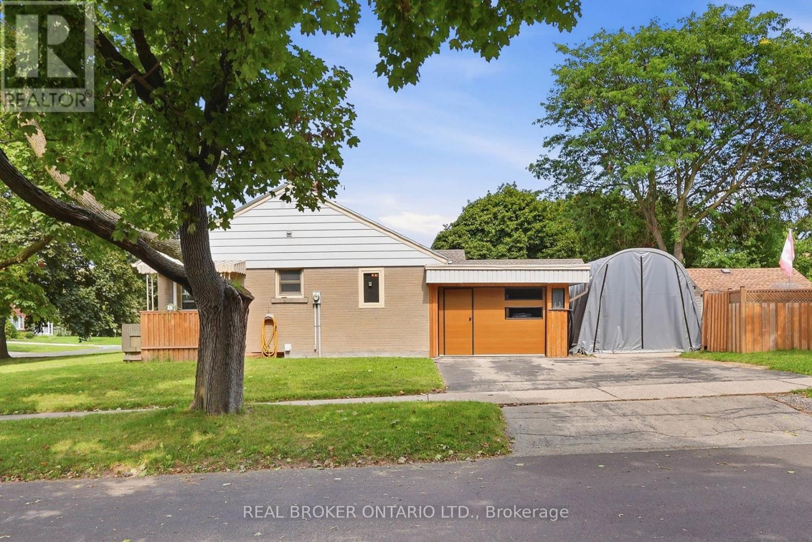21 OAKWOOD AVENUE - 3