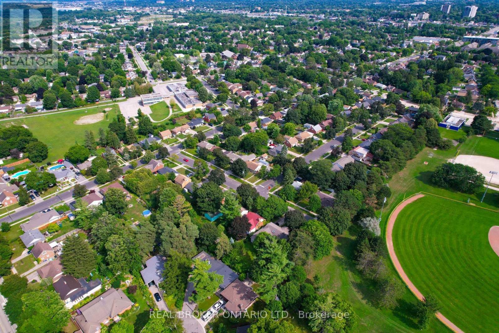 21 OAKWOOD AVENUE - Image 30