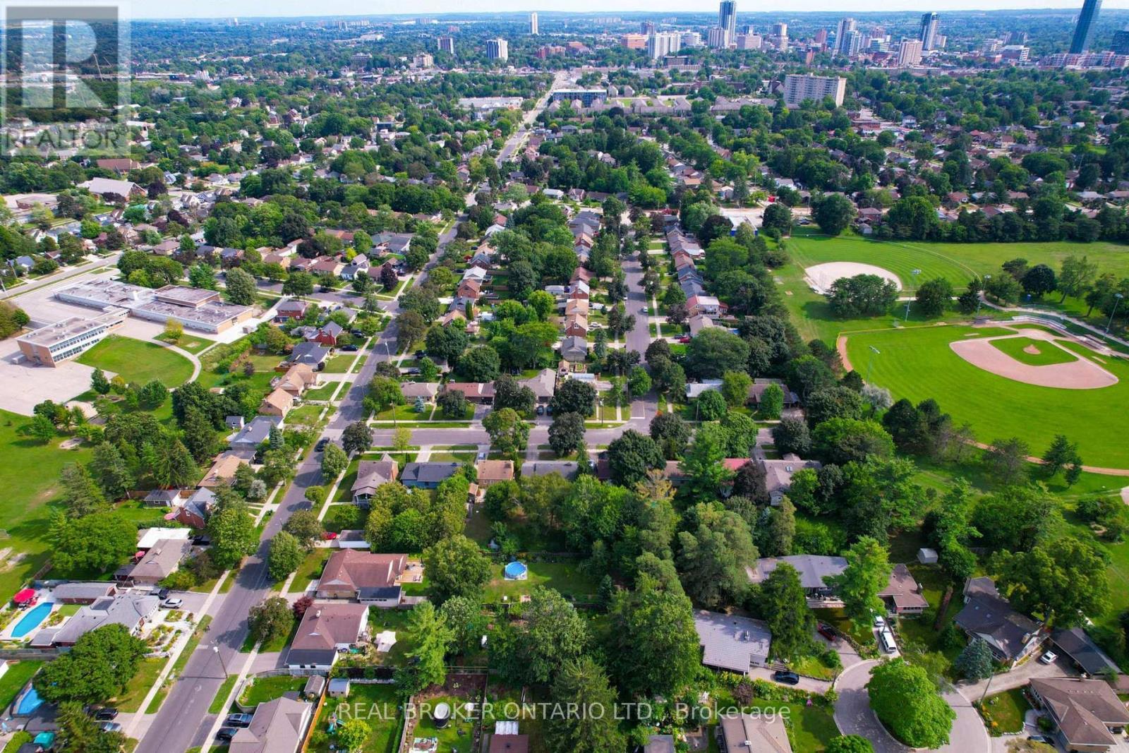21 OAKWOOD AVENUE - 31