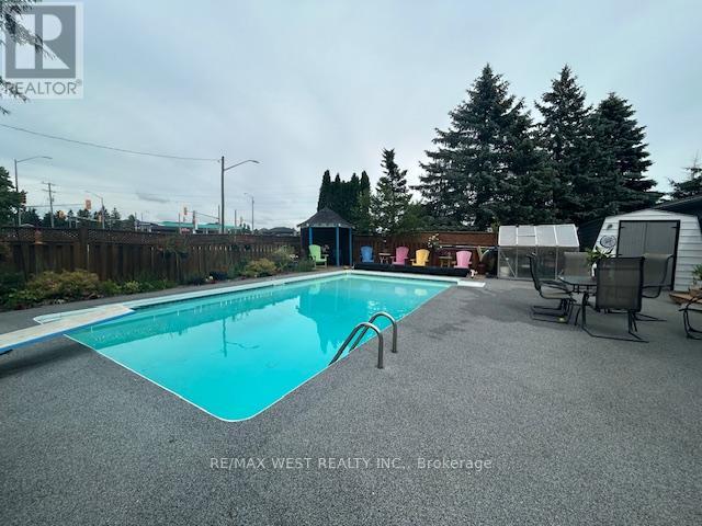 96 LANGFORD DRIVE - 15
