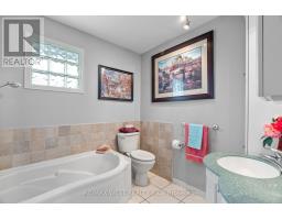 Bathroom - 96 Langford Drive, Lucan Biddulph, ON N0M2J0 Photo 11