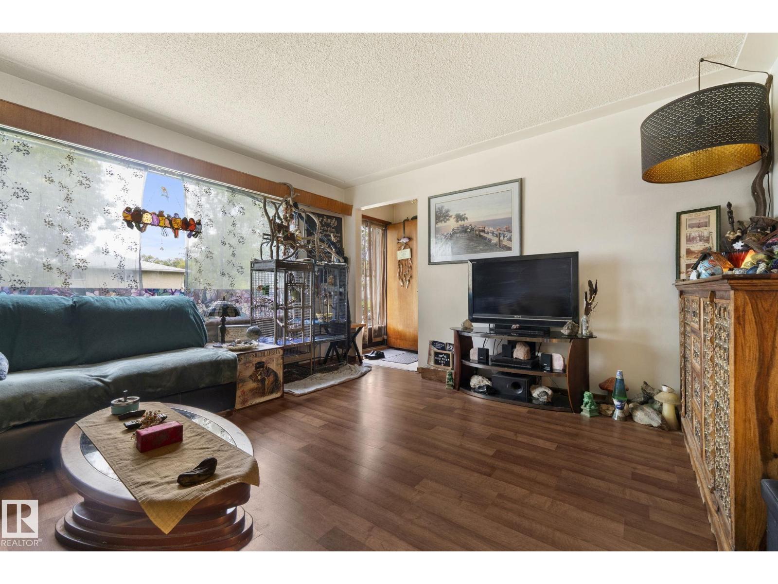 12908 & 12910 102 ST NW - 10