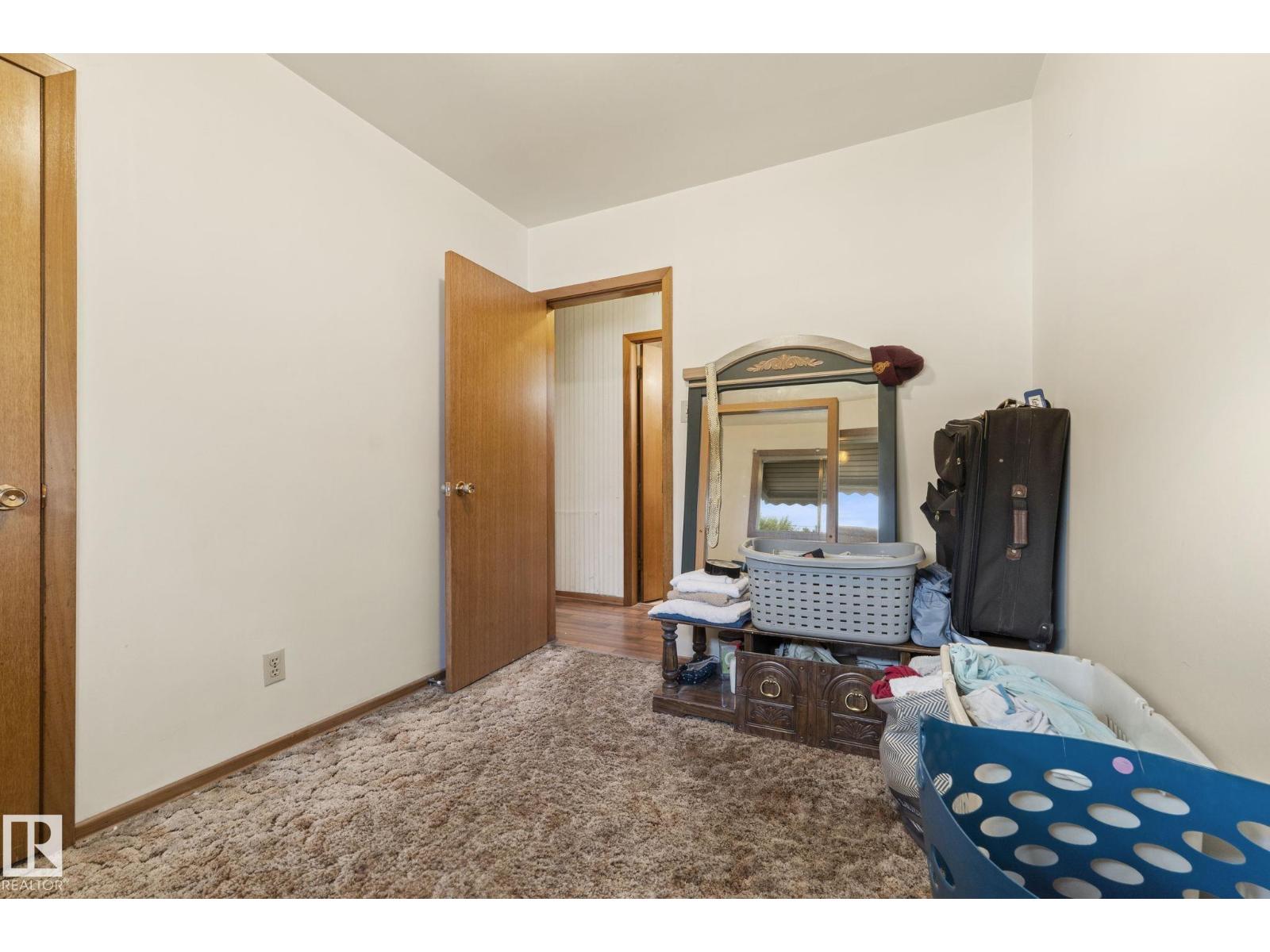 12908 & 12910 102 ST NW - 17