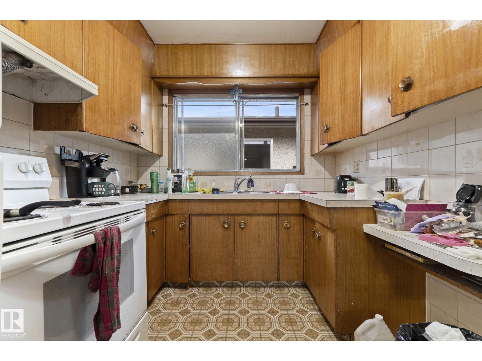 12908 & 12910 102 ST NW - 32