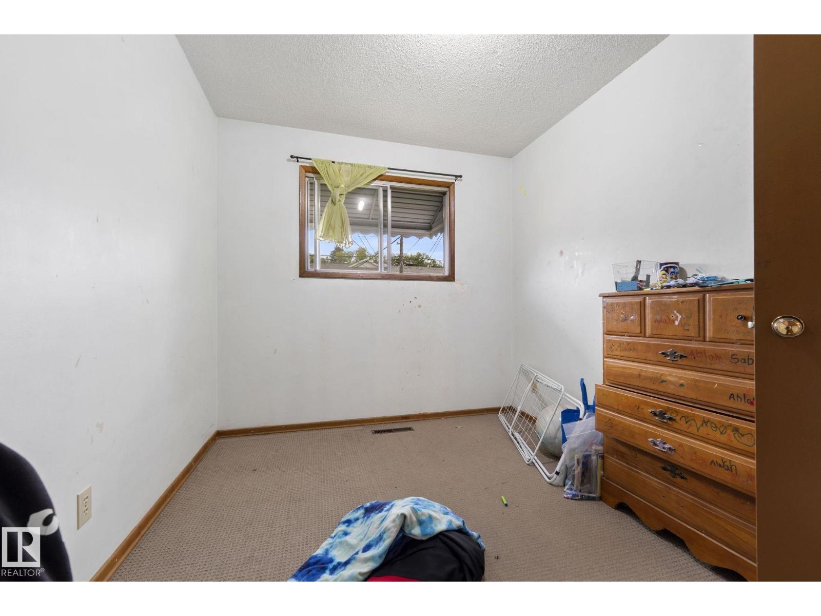 12908 & 12910 102 ST NW - 37