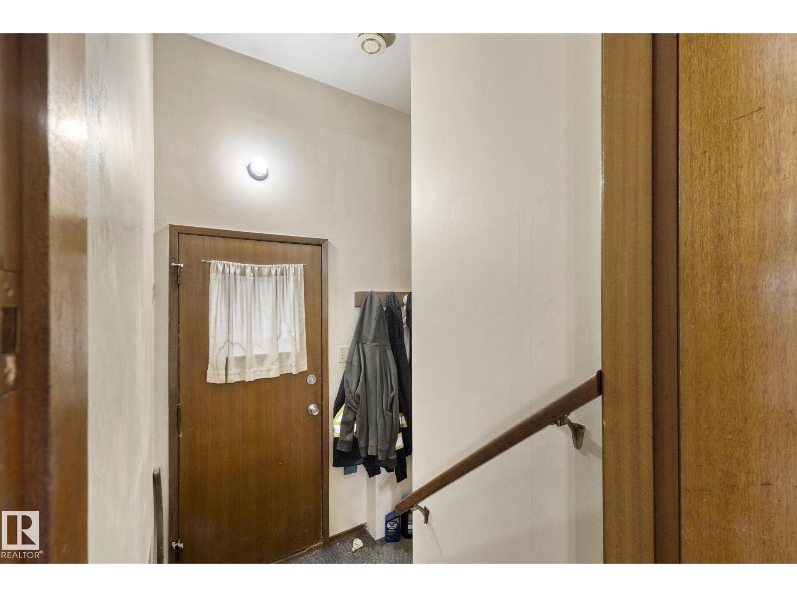 12908 & 12910 102 ST NW - 33