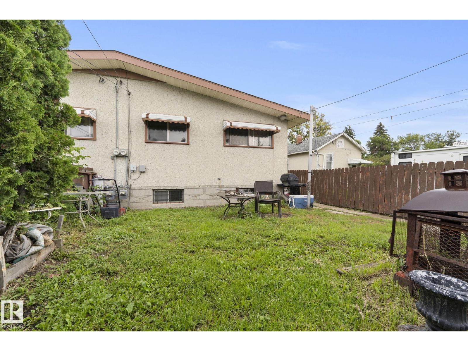12908 & 12910 102 ST NW - 60