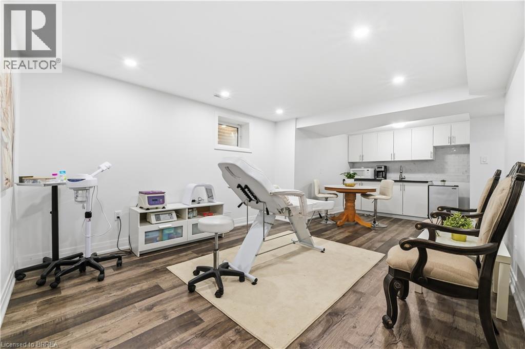 512 HAWTHORNE Crescent - Image 31