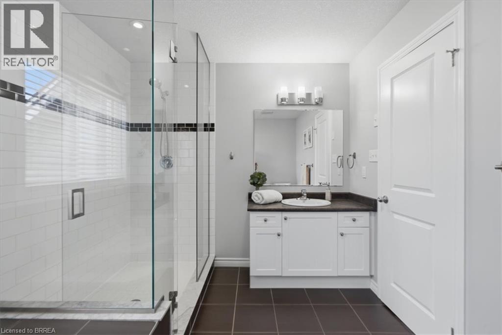 14 MCQUEEN Drive - Image 32