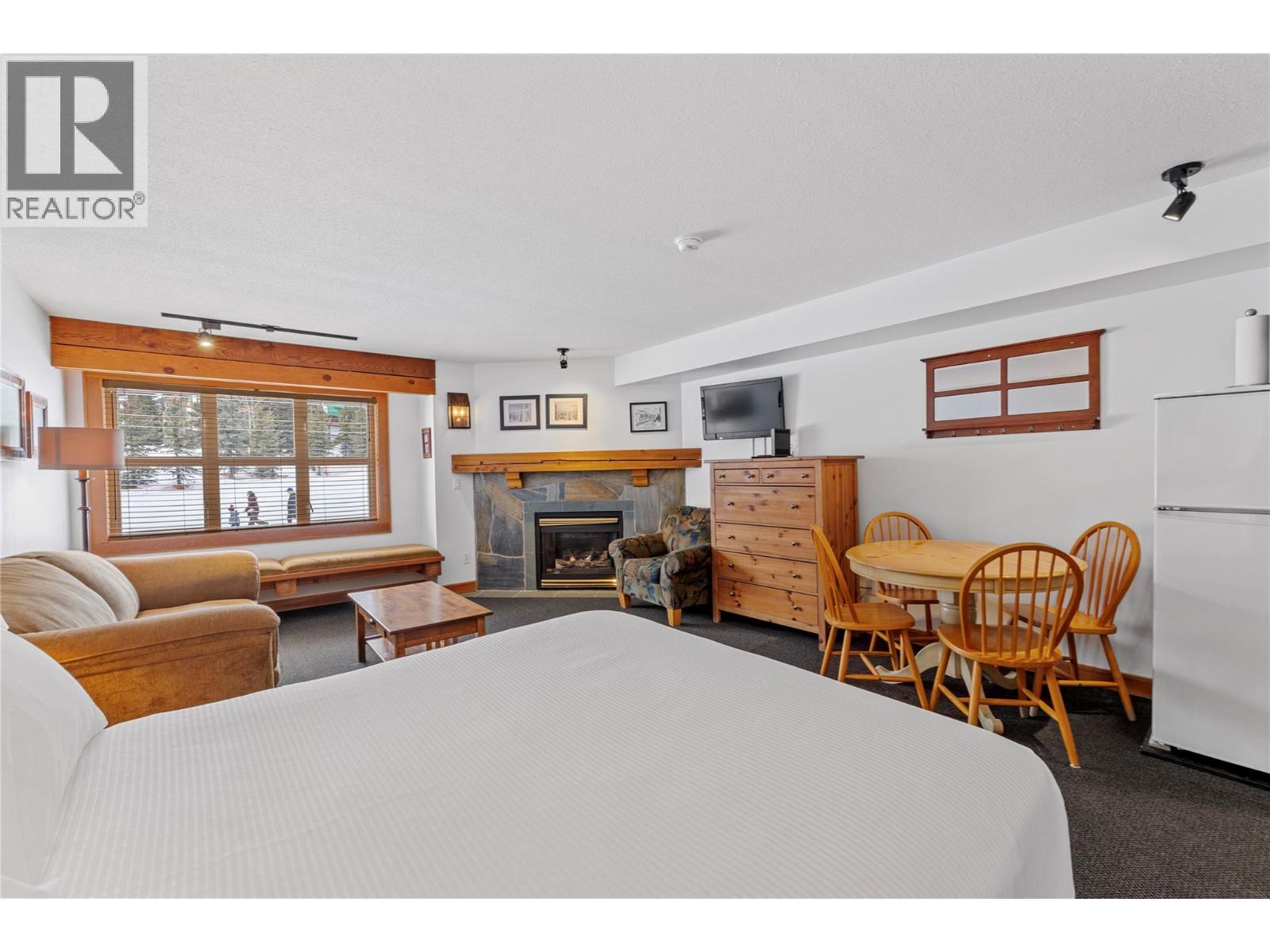 #215 5275 Big White Road - Image 9