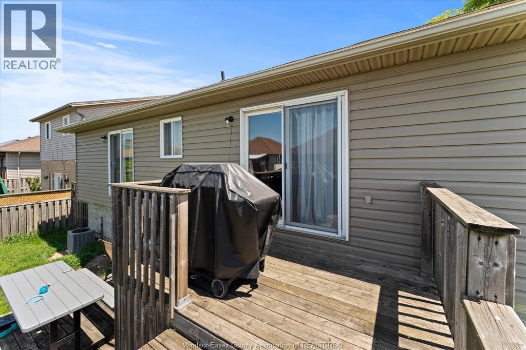 4697 HELSINKI CRESCENT - 24
