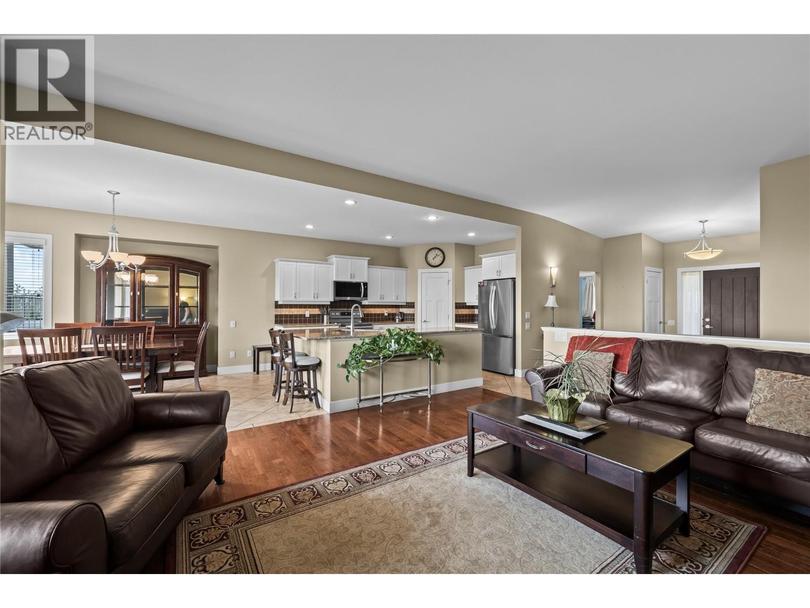 #2 2421 Glacier Court - Image 12