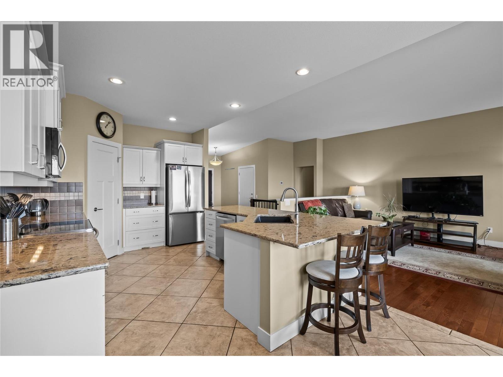 #2 2421 Glacier Court - Image 7
