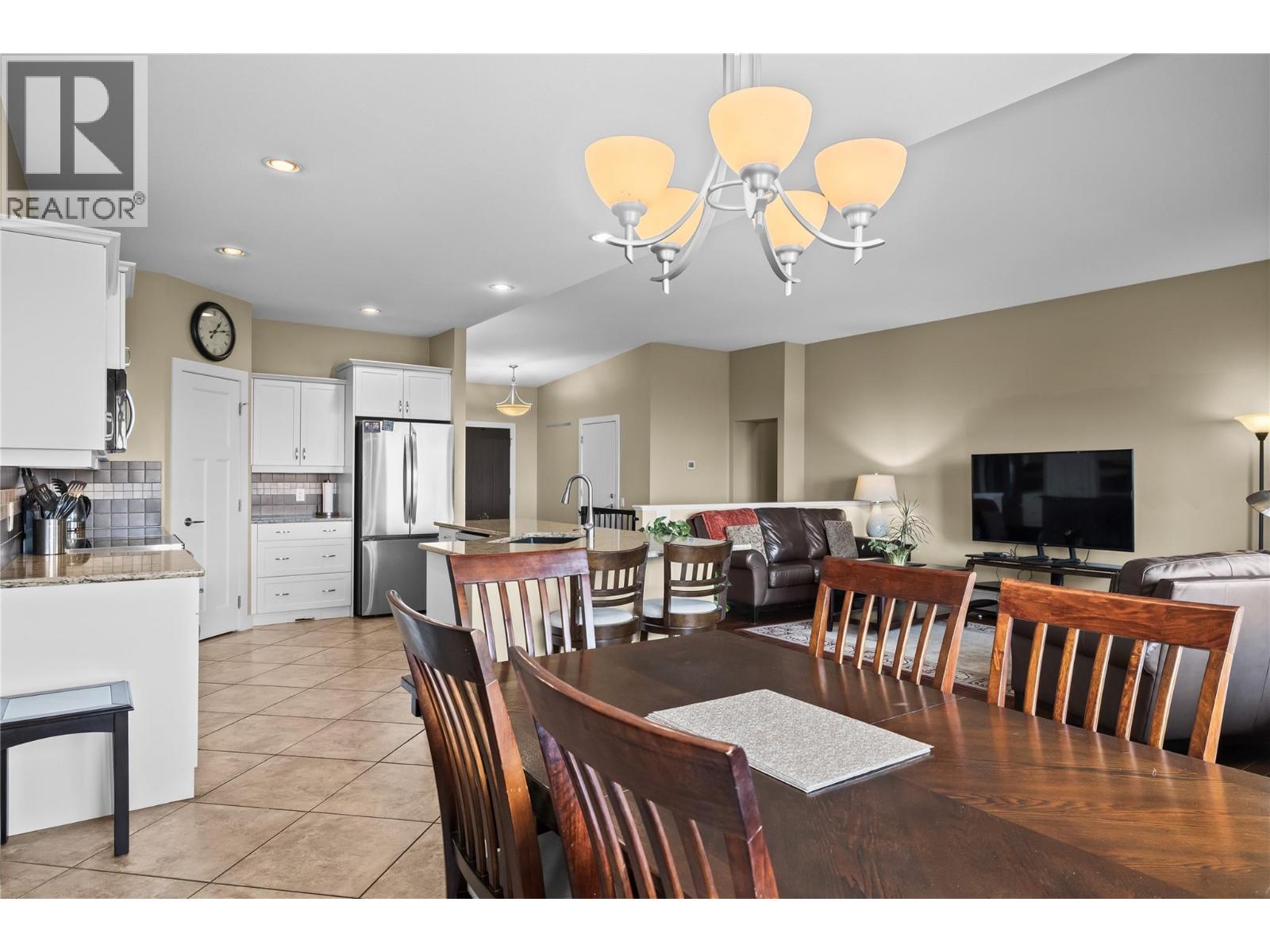 #2 2421 Glacier Court - Image 13
