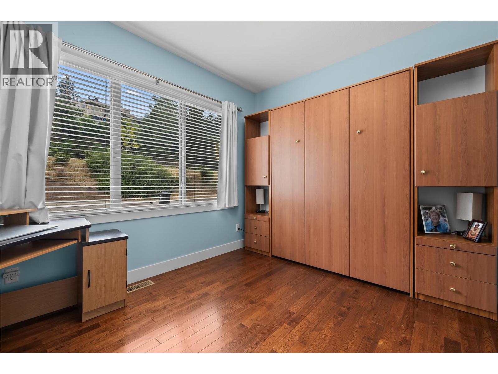 #2 2421 Glacier Court - Image 28