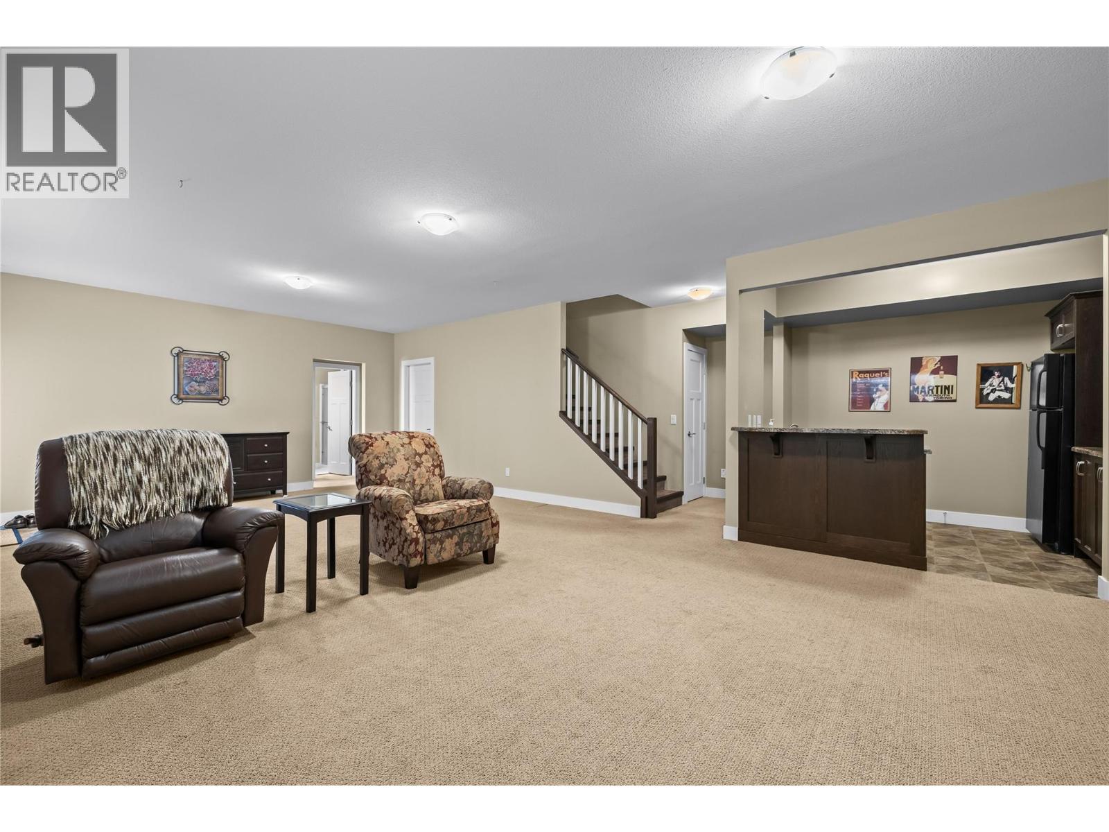 #2 2421 Glacier Court - 31