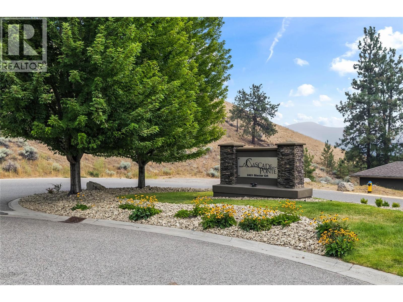 #2 2421 Glacier Court - 51