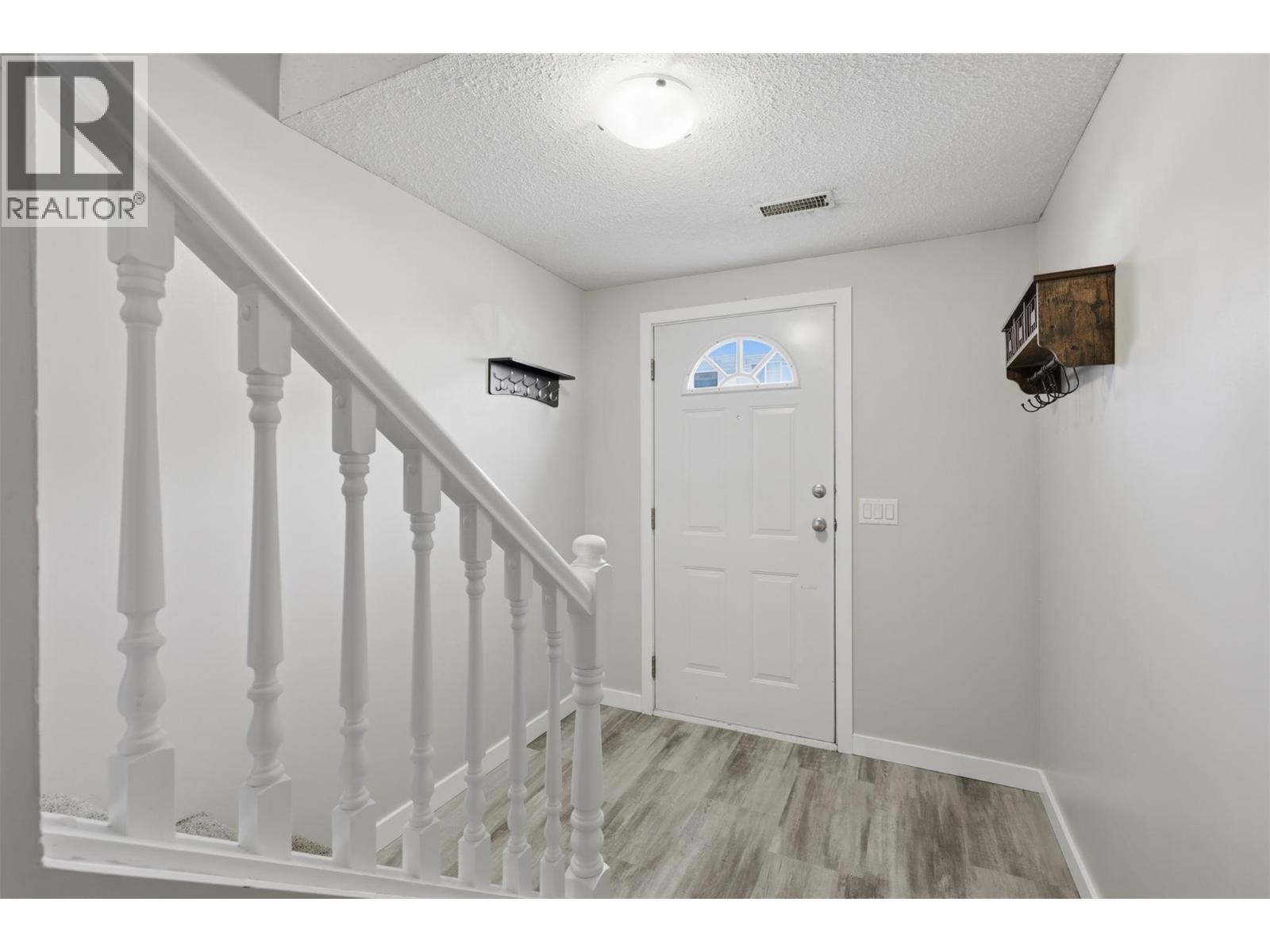 #46 2020 ROBSON Place - Image 5
