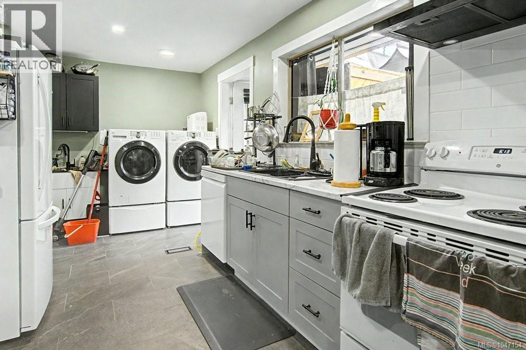 402 Young St - 22