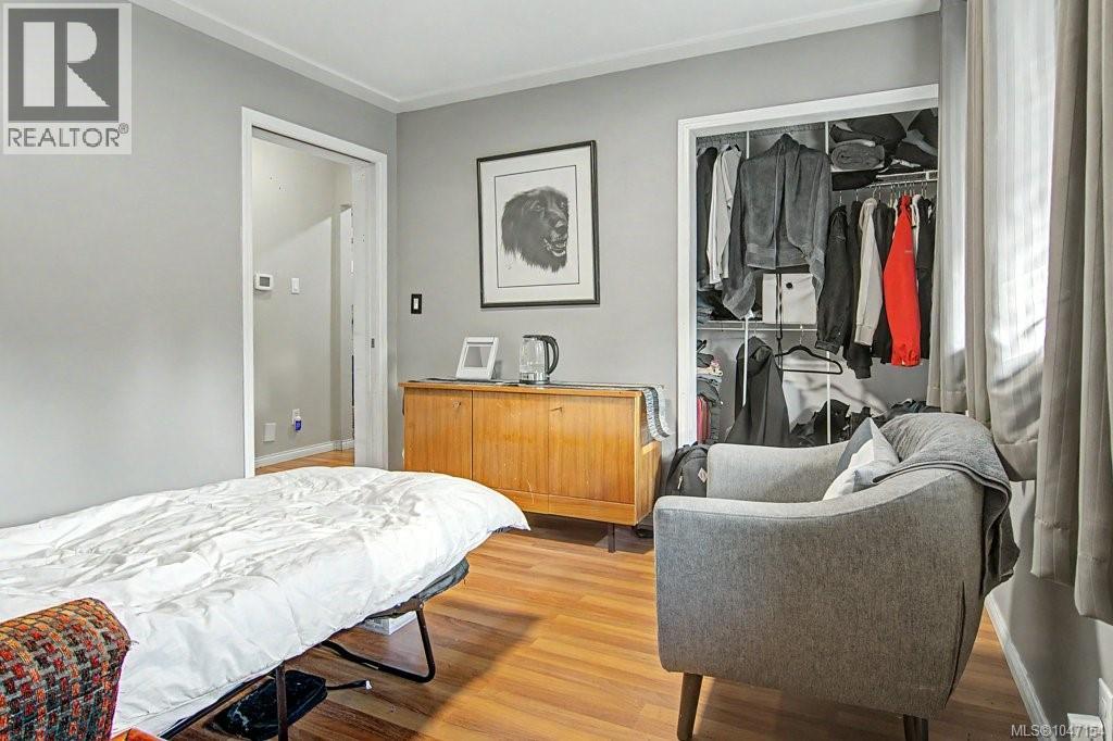 402 Young St - Image 28