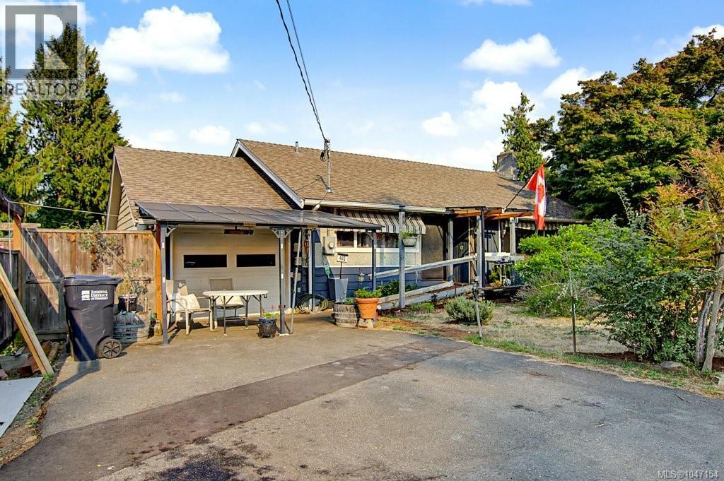 402 Young St - 11
