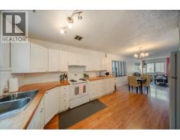 Living room - 1220 Tamarac Avenue, Trail, BC V1R4J1 Photo 6