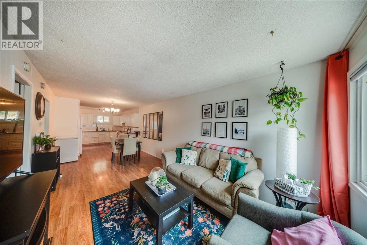 1220 Tamarac Avenue - Image 10