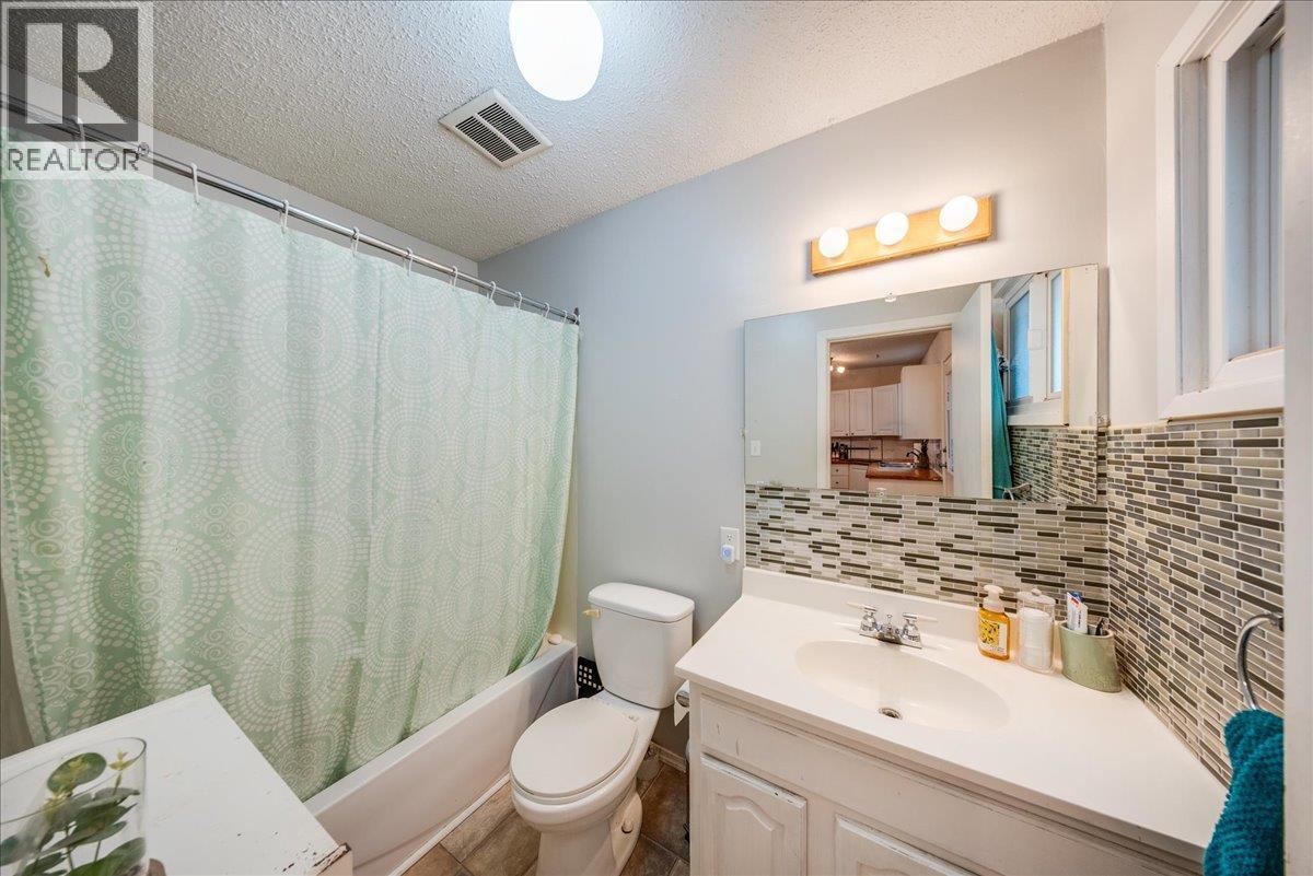 1220 Tamarac Avenue - 15