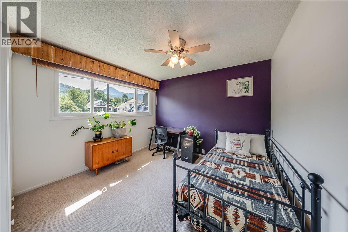 469 FORREST Drive - 32