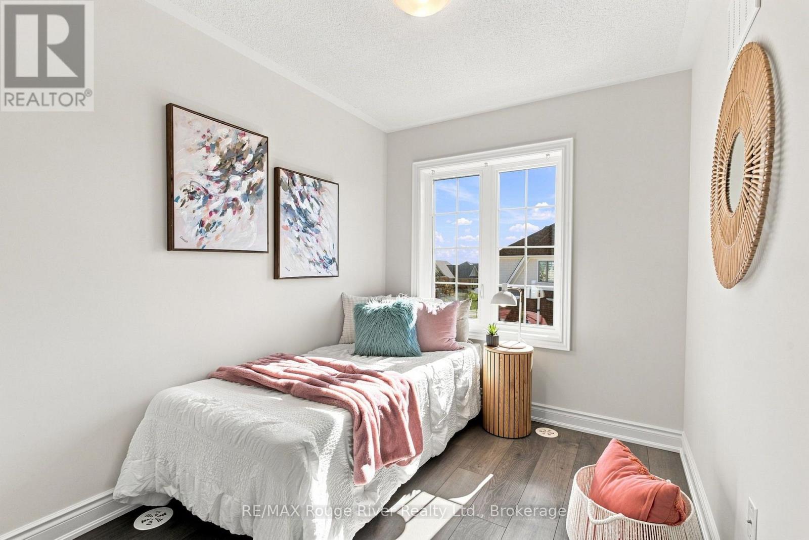 2607 MAGDALEN PATH W - 40