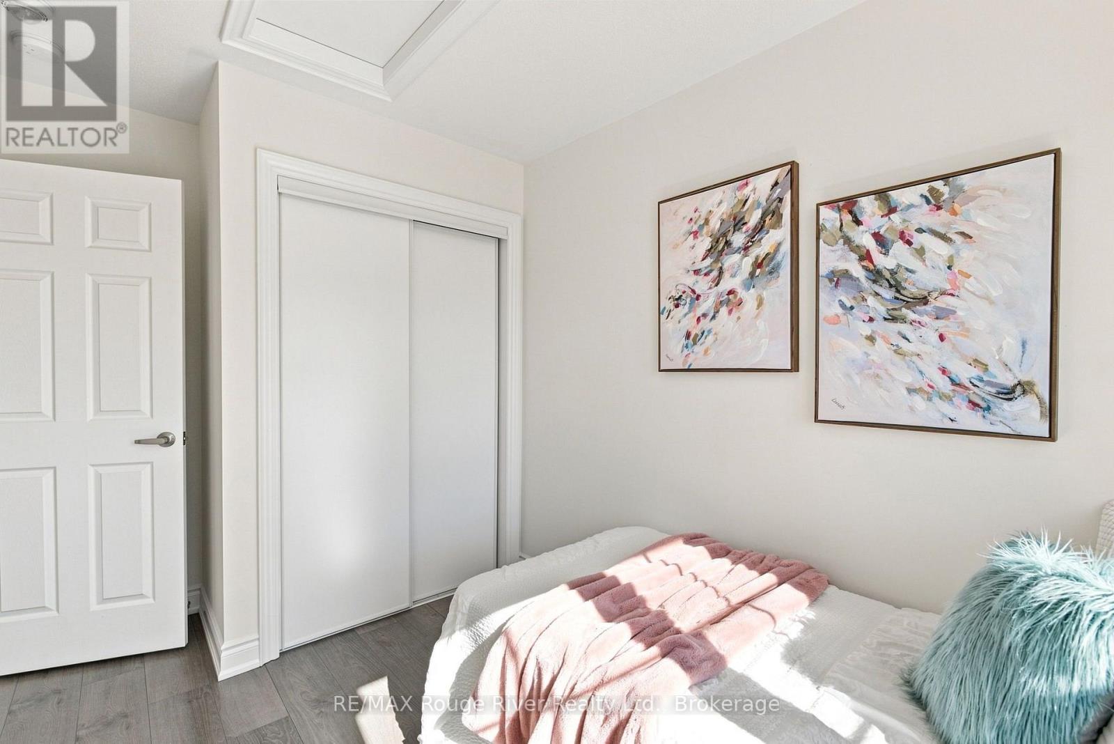 2607 MAGDALEN PATH W - 41