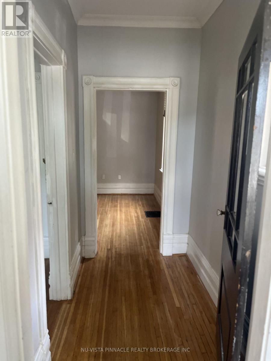 572 OXFORD STREET E - 13